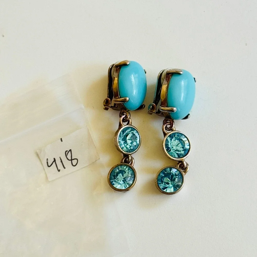 CN Crown Nine Entrancing Blue‎ Regal Cabochon Earrings crystal clip Dangle 1.8
